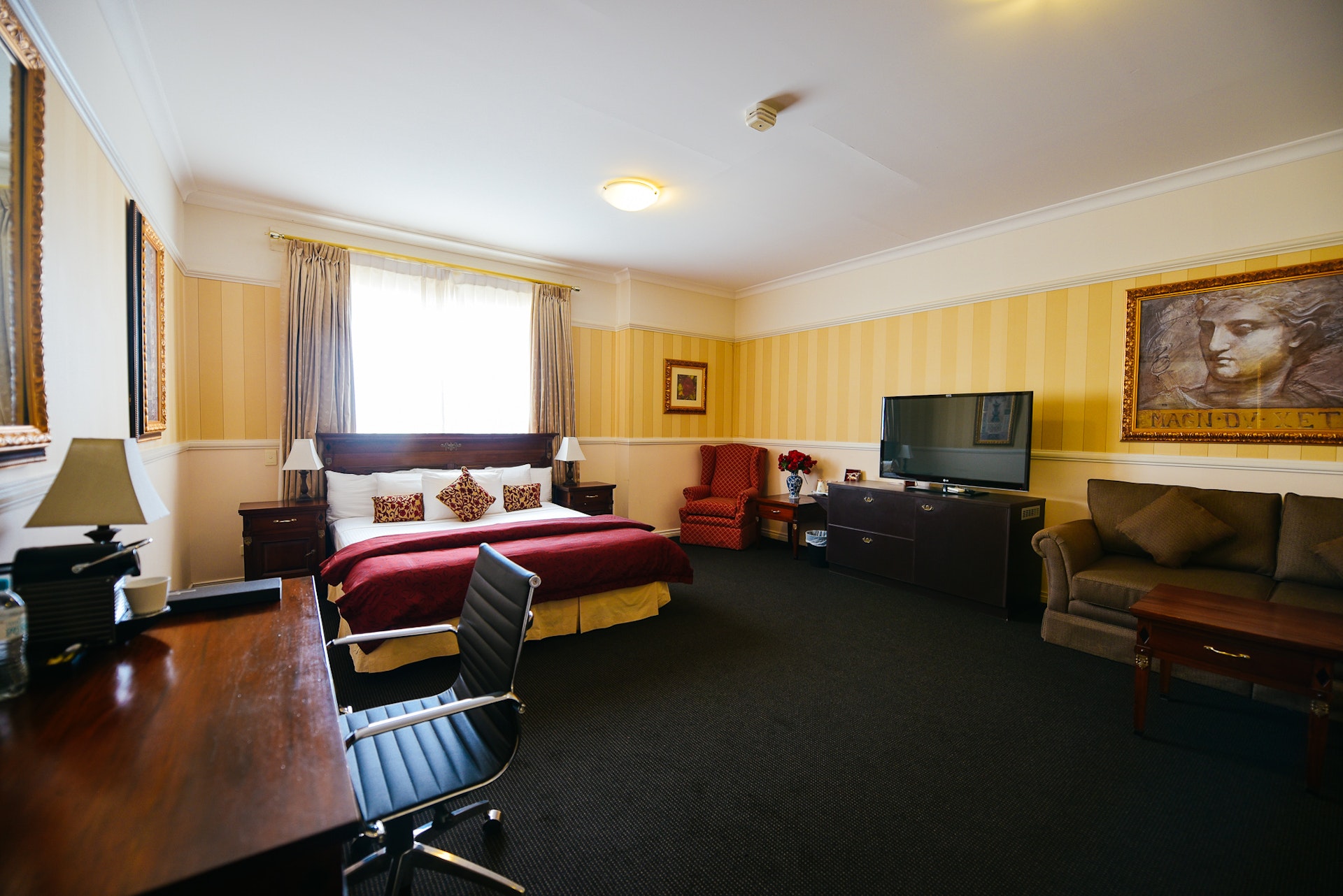 Luxury in Mount Isa, QLD Redearth Boutique Hotel, Mount Isa